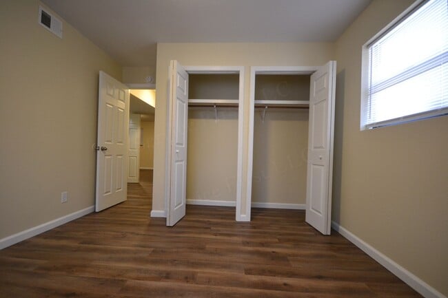 Photo - Pike Apartments Unit E