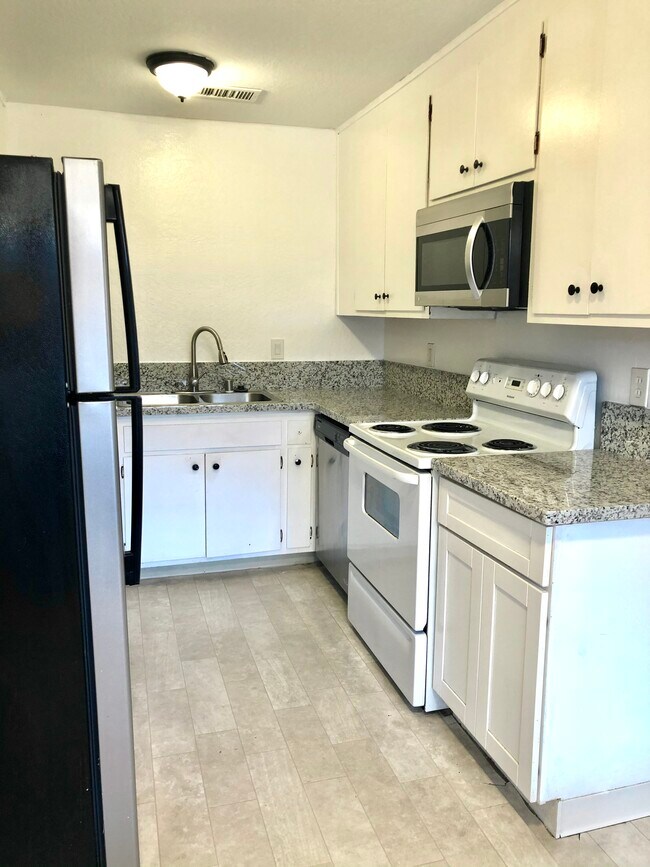 Photo - 1724 Wright St Unit 3