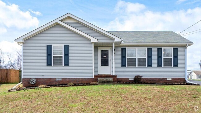 Building Photo - Fenced Backyard with a Shed! Rental