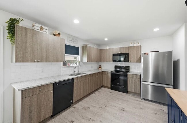 228 Mar Hill St