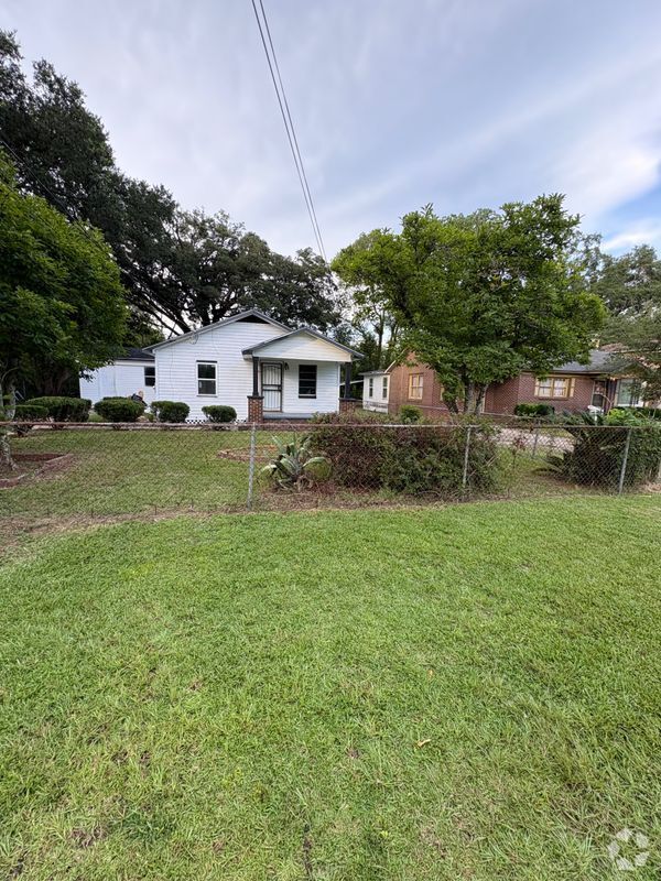 Building Photo - 3810 Weco St Rental