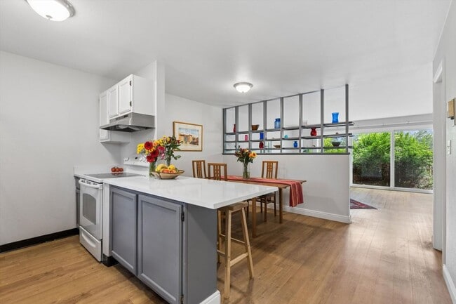 Photo - Completely Renovated 3 Bedroom Condo in the Wimbledon NOW AVAILABLE !