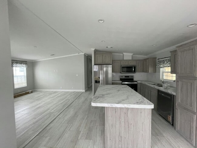 Building Photo - 10792 SW 30th Ave Rental