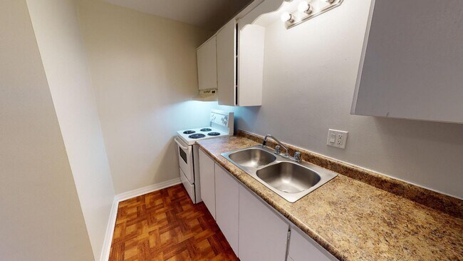 Photo - Riverside Court Apartments