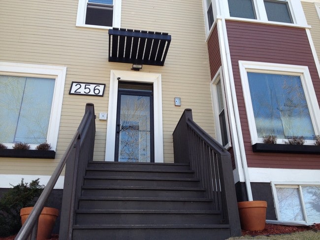 Photo - Marshall Ave Apts