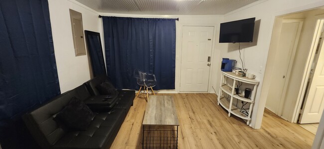 Photo - 410 S Lillian