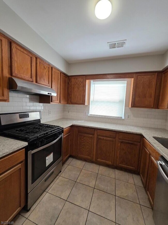 Photo - 290 Sussex Ave