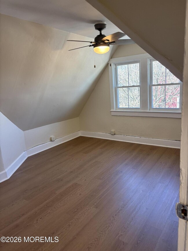 Building Photo - 114 Heck Ave