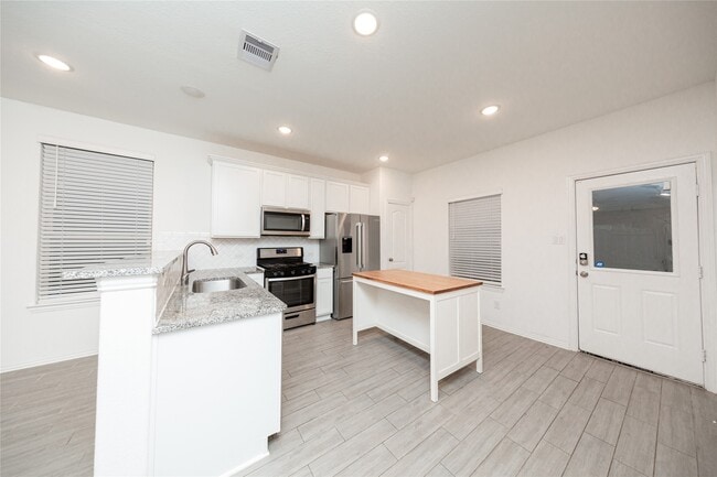 Photo - 31206 Whitfield Ct