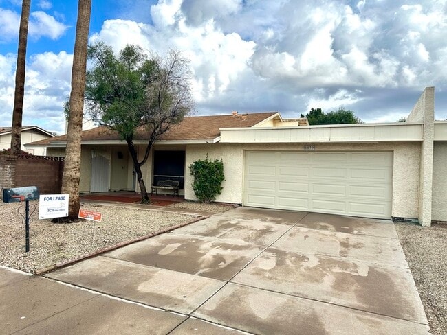 Building Photo - Trails at Scottsdale! Updated patio home w...