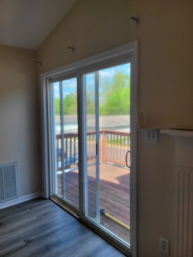 deck - 1200 Hillside Ave Unit #902