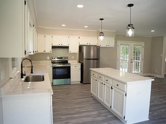 Photo - 914 Edison Rd