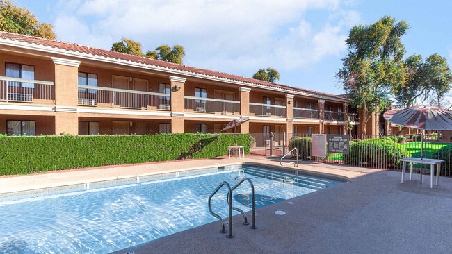 Residence at McDowell Apartments For Rent in Phoenix, AZ - Residence at McDowell