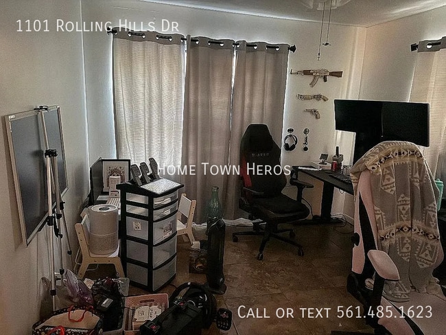 Photo - 1101 Rolling Hills Dr