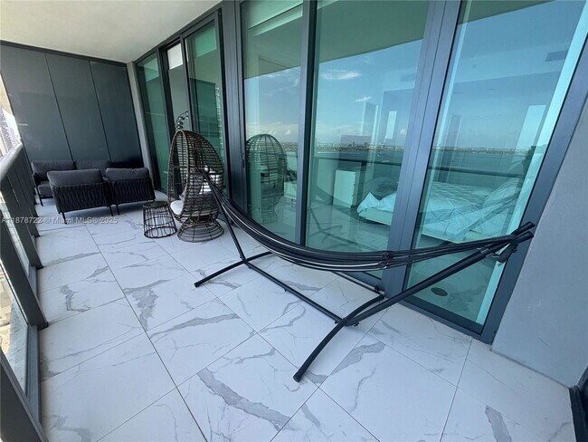 Photo - 480 NE 31st St