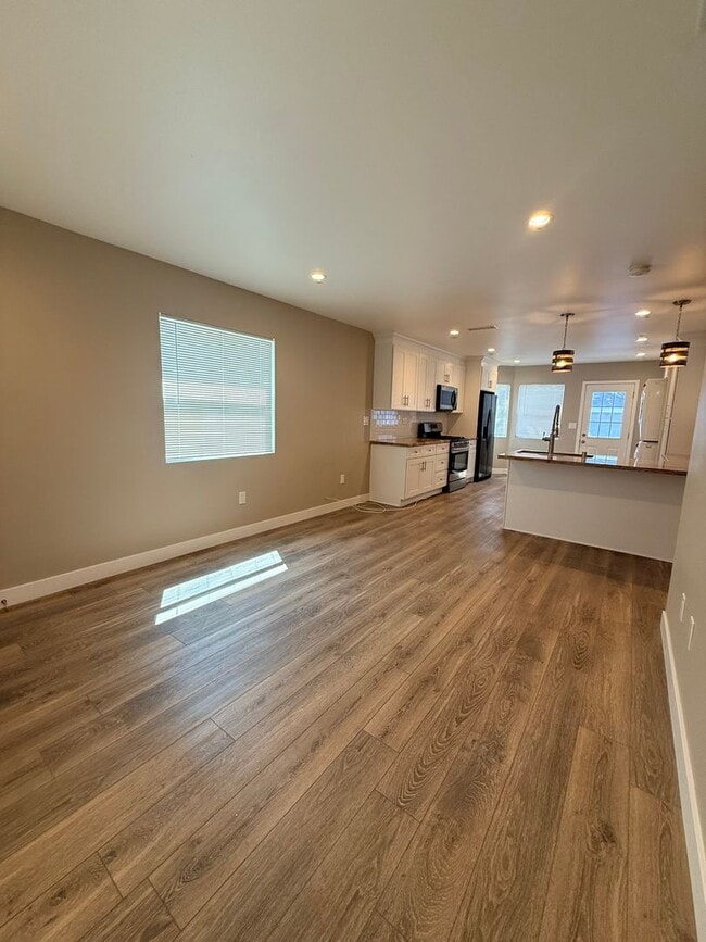 Photo - 874-876 North Orange St Unidad #874