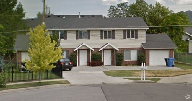 Building Photo - 2 Bd 1.5 Bath Duplex in Milcreek Rental
