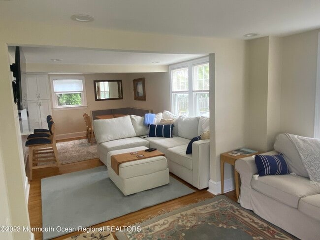 Photo - 305 3rd Ave