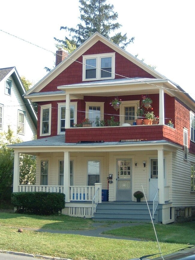 Building Photo - 341-43 Roosevelt Ave Unit 343