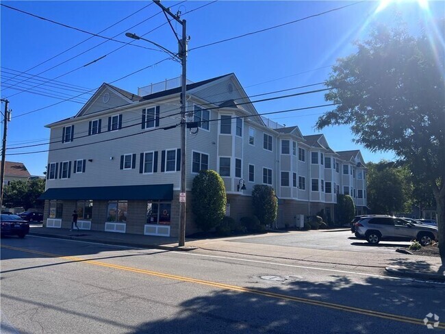 Building Photo - 620 Main St Unit 3 Rental