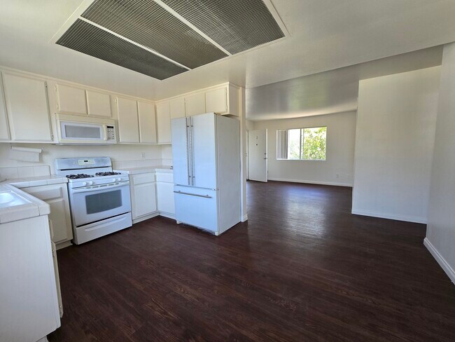 Photo - 7937 Newlin Ave Unit D