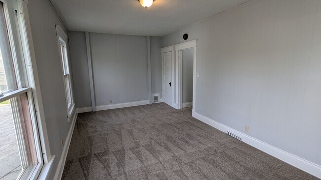 Photo - 61 6th St SE Unit 61 1/2