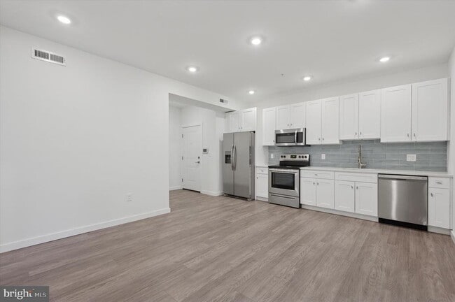 Building Photo - 1617 Ridge Ave Unit I Rental