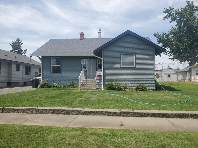 Photo - 606 S 9th Ave House