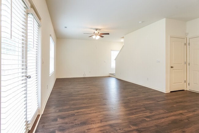 Photo - 5588 Timber Leaf Lp