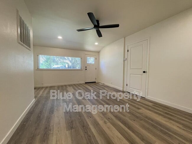 Photo - 352 E 7th Ave