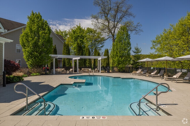Pool - White Oaks at Wilton