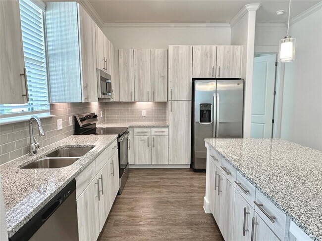 Building Photo - 3030 Greenbusch Rd Unit 417B Rental