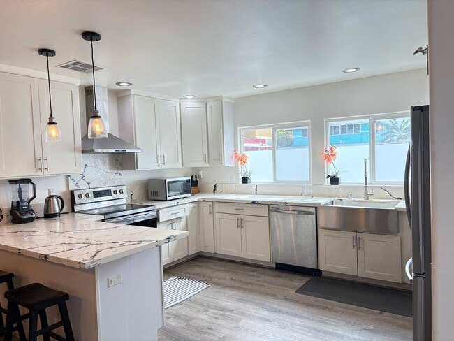 Photo - Large 5 Bedroom Home