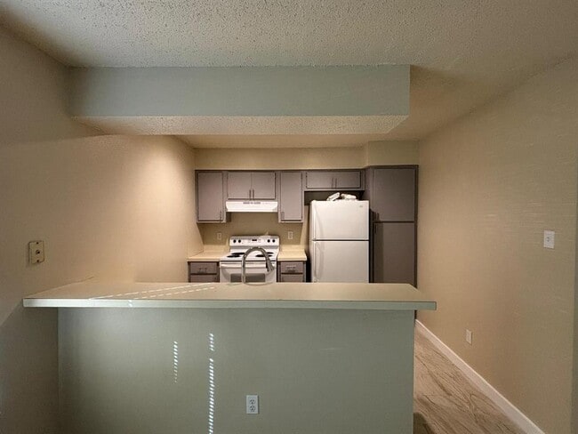 Photo - 4609 E 12th St Unidad 4
