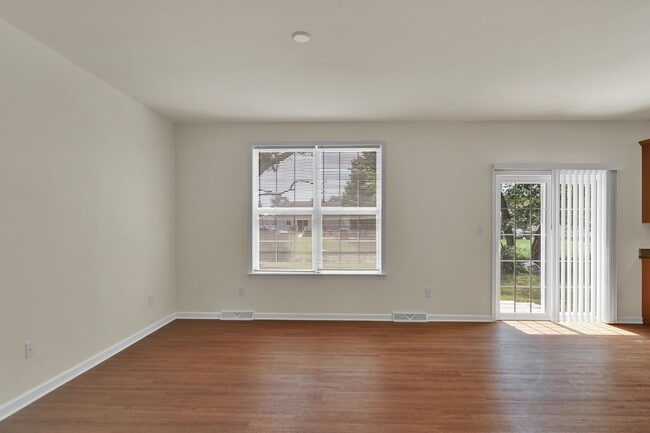 Photo - 3 bedroom rancher with an open floor plan