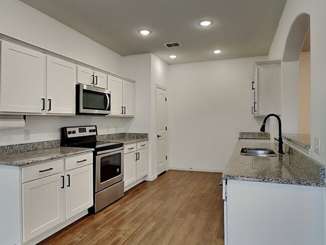 Photo - 1548 Woodlake Dr