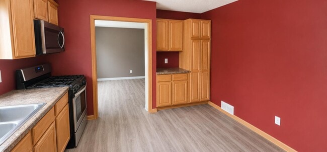 Photo - 1400 Grace Ave SW