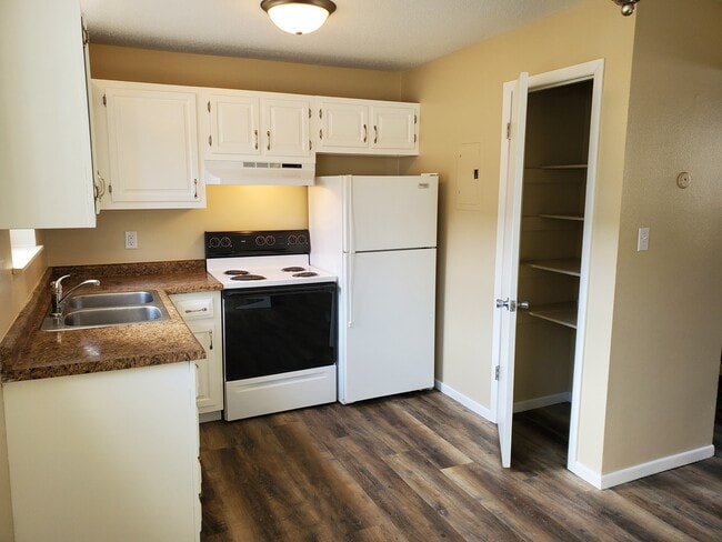 Photo - 1016 N 39th St Unit #4