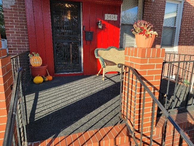 Building Photo - 3414 W Franklin St