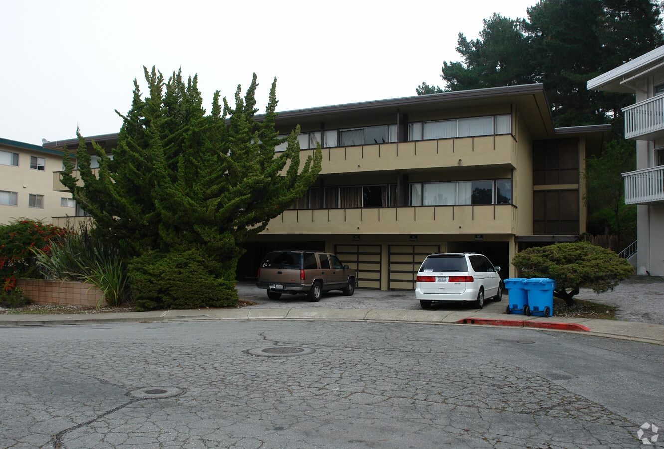 Photo - 120 Eastburn Ct Apartments