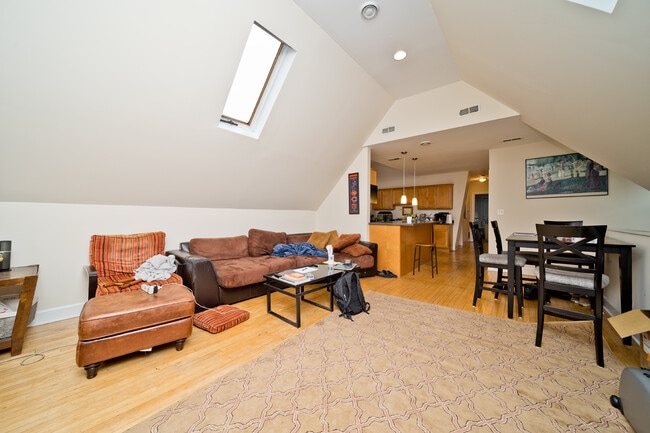 Photo - 3814 N Marshfield Ave Unit Top floor beauty