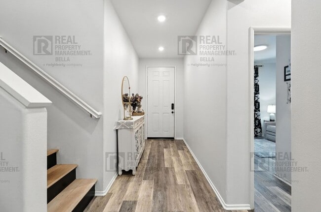 Photo - Beautiful 5-Bedroom Home in Audie Murphy R...