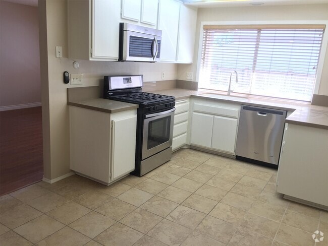 Building Photo - 1631 Avenida Selva Rental