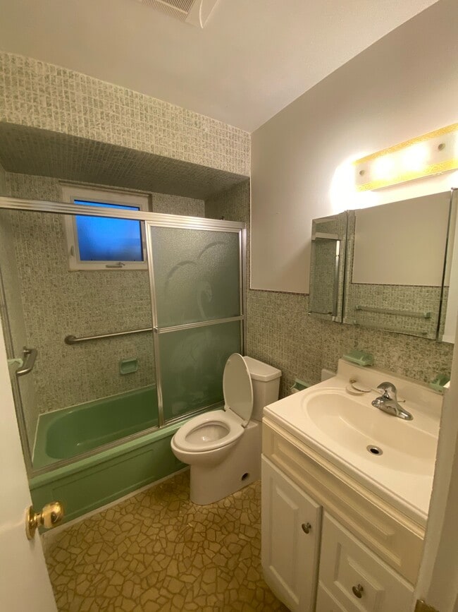 Photo - 16 Peking Rd