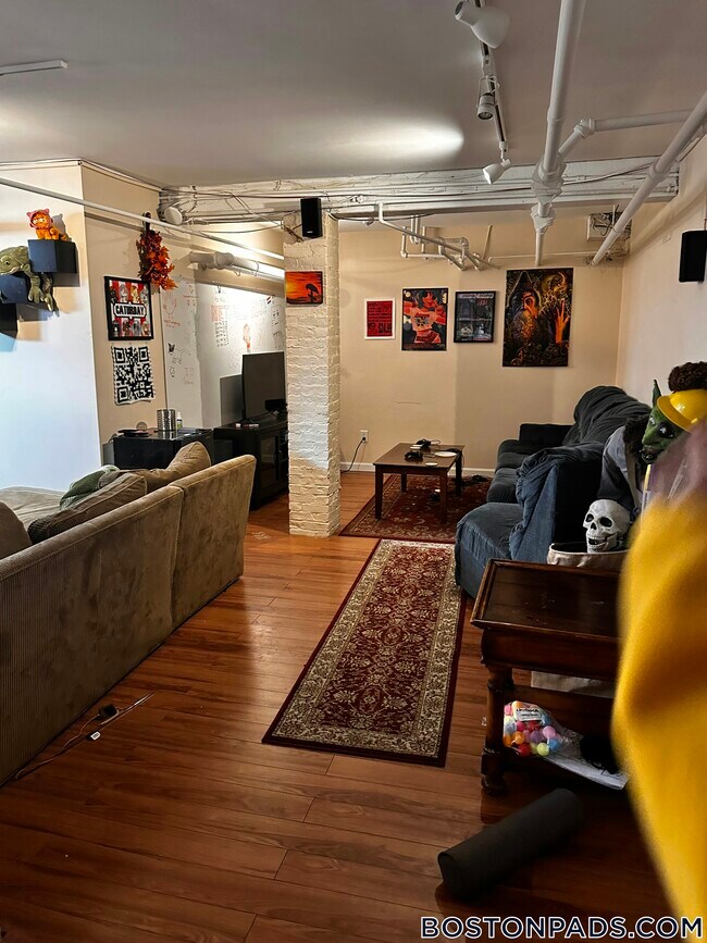 Photo - 19 Netherlands Rd Unit 1