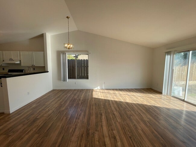 Photo - 1028 Grackle Ct