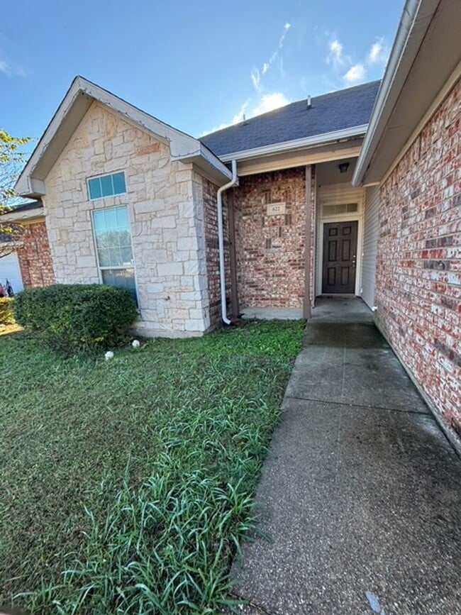 Photo - Charming 3 Bedroom, 2 Bath Home – Move-In Ready!