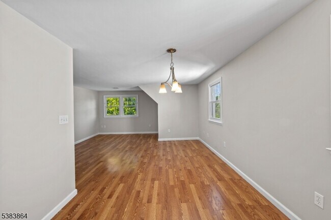 Photo - 47 Morris Pl Unit 3