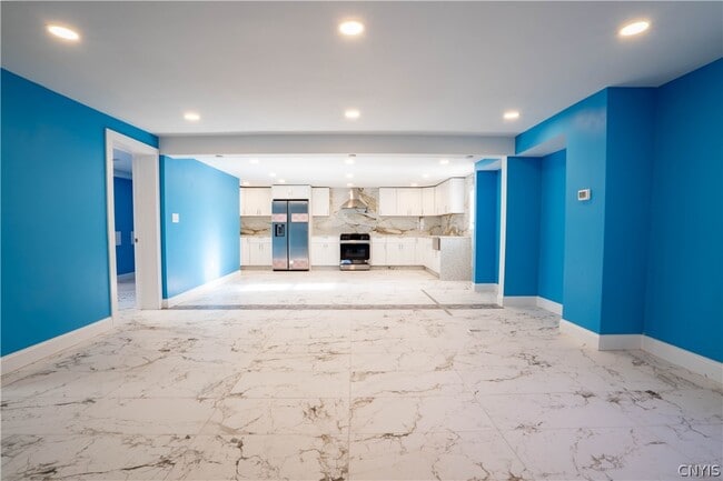 Photo - 599 Albany St