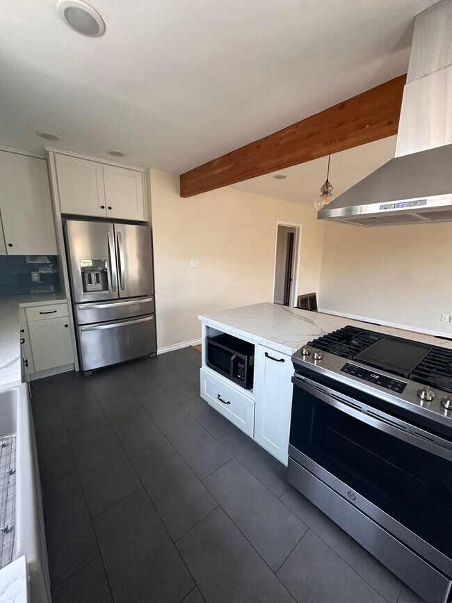 Photo - 2152 Rexford Dr